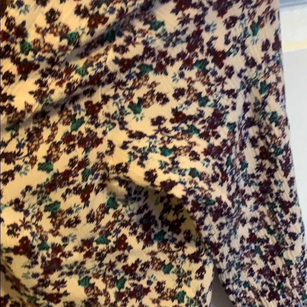 Patterned top - Picture 2 of 2